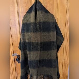 Modena black and green plaid blanket scarf